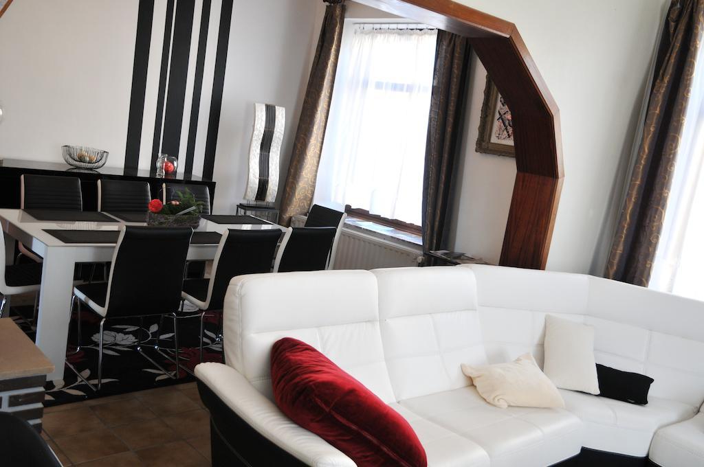 Gite Stone Lodge Bourcy Bagian luar foto